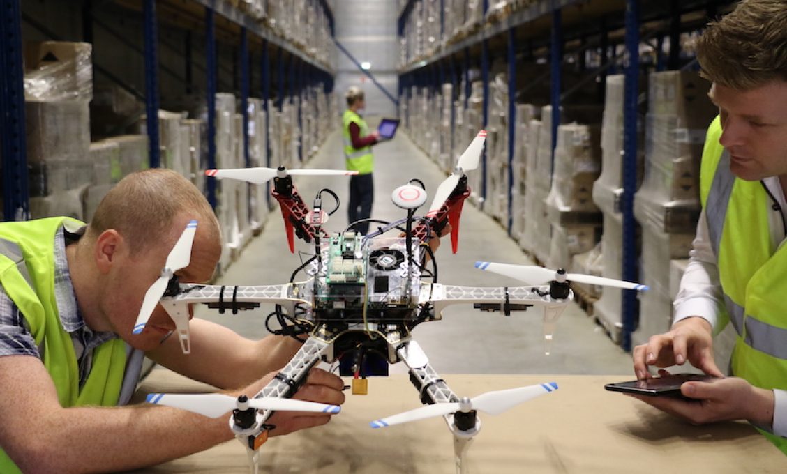Drone als razendsnelle magazijnteller, dankzij 5G