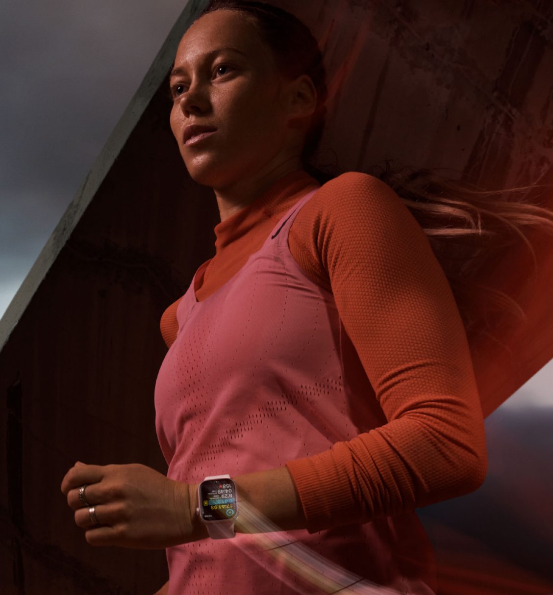 Apple Watch Series 9 om pols